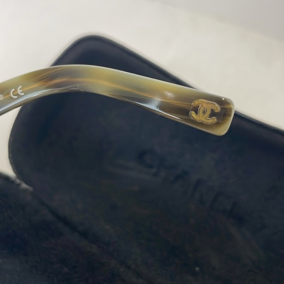 CHANEL COLLECTION PERLE SUNGLASSES
MADE IN ITALY POLARIZED 
LIMITED EDITION